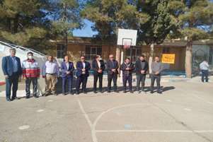 نظارت عالی بر آمادگی مدارس؛ رئیس شبکه بهداشت و درمان و جمعی از مدیران کلیدی شهرستان در بازدید مشترک از مانور زلزله، بر ضرورت هماهنگی فرابخشی تأکید کردند.